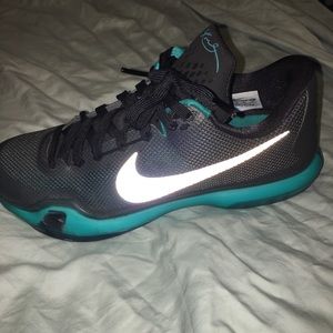 Nike Kobe x’s size 10